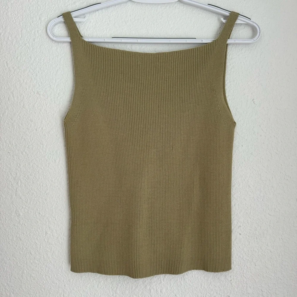 J. Crew olive asparagus green v-neck ribbed cropped tank top size S / M